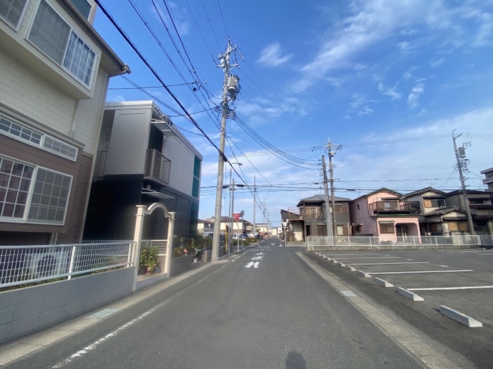 お買い物にも便利な立地です。