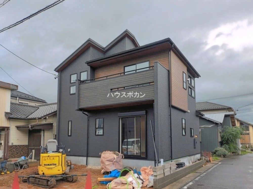 スタイリッシュな外観の新築2階建て！