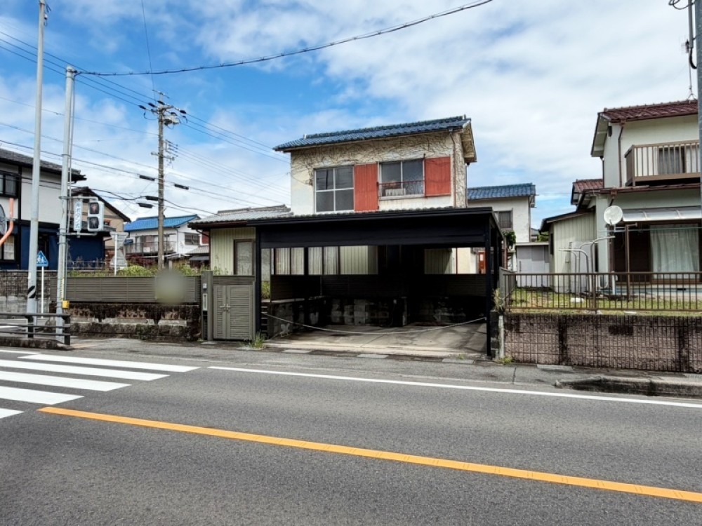 南面道路接面につき陽当たり良好♪