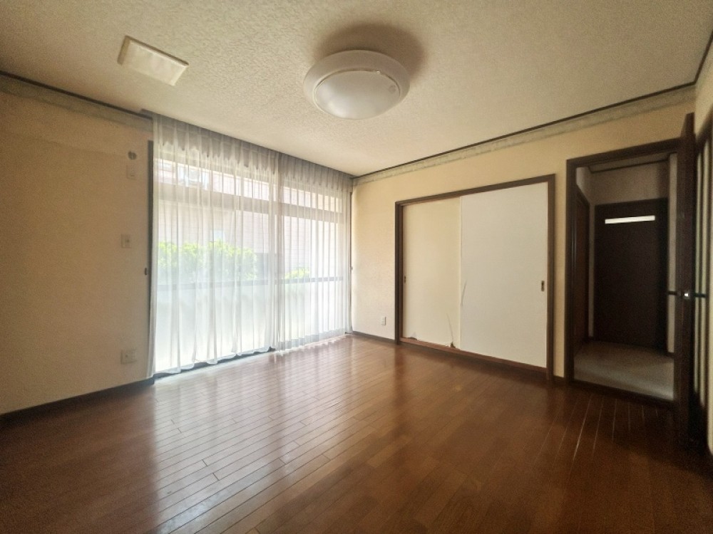 主寝室としてもゆとりのある広さです。