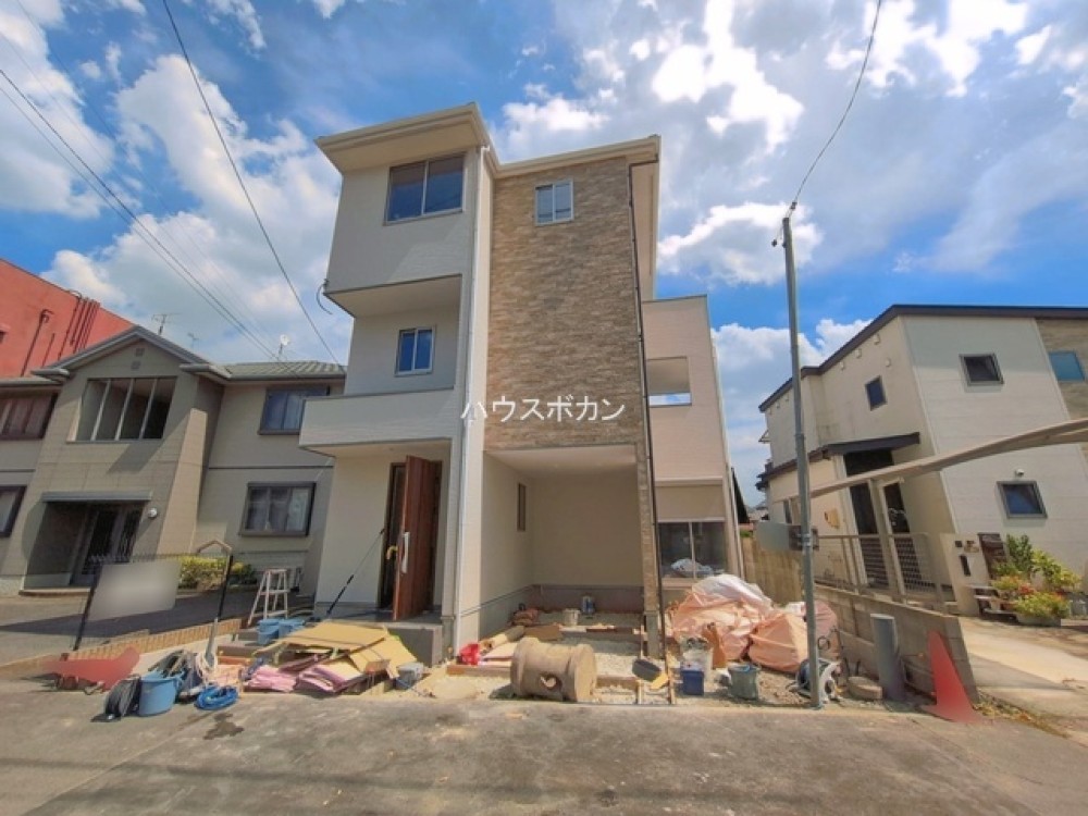 小学校まで徒歩約4分です◎