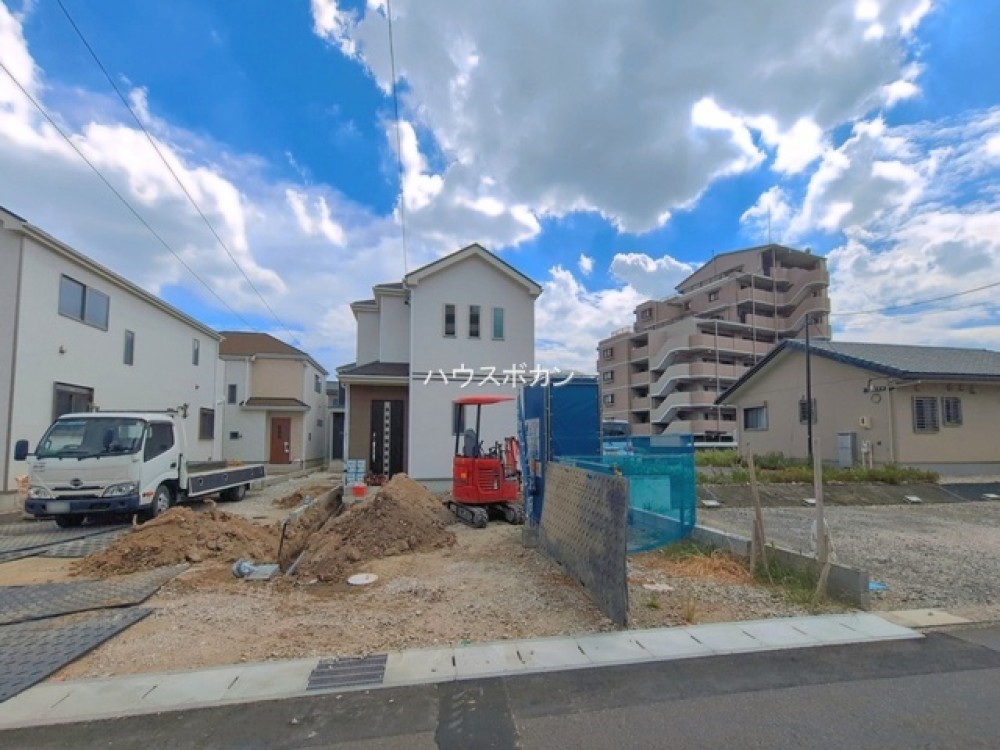建築中の新築戸建、外観です！