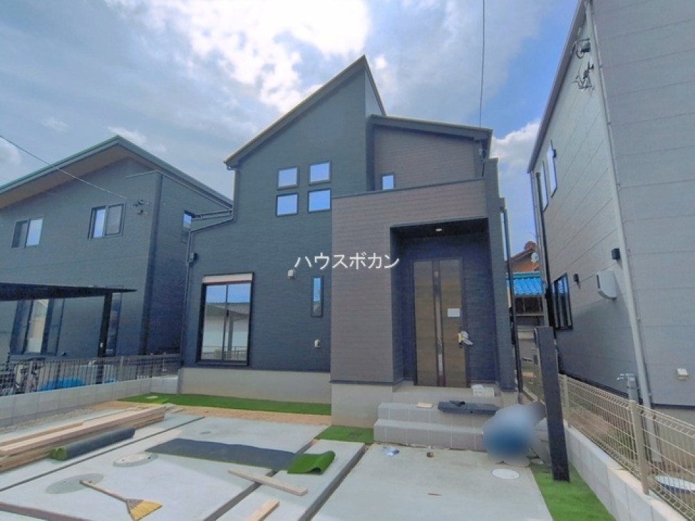 スタイリッシュな外観の新築戸建です！