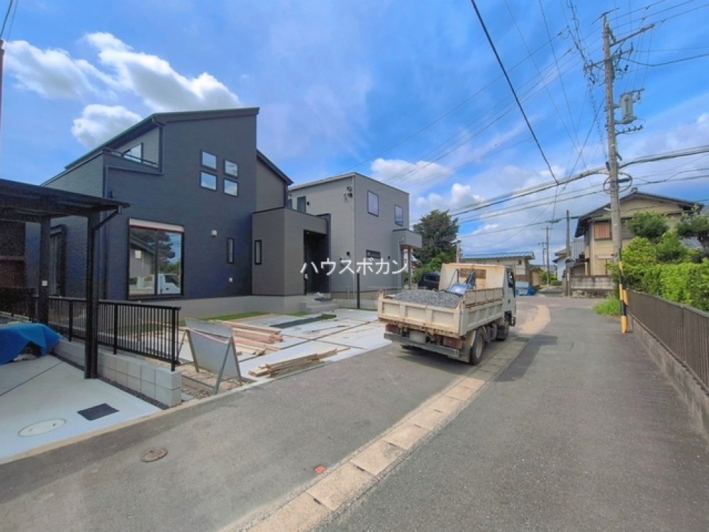 前面道路からゆとりある敷地！