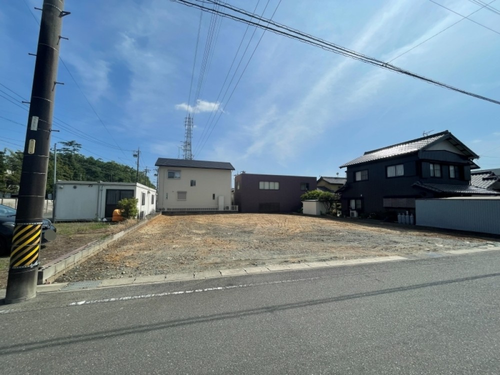 自由な建築プランを立てられる平坦地♪