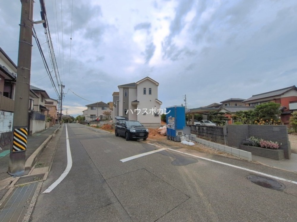 前面道路幅広く、駐車もしやすい環境◎