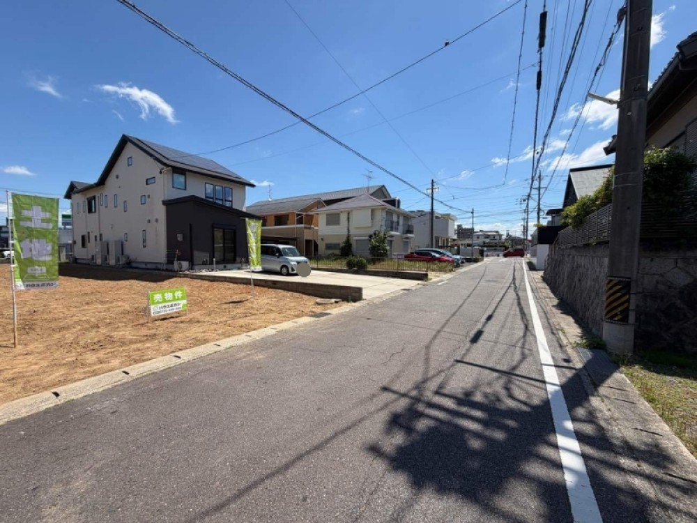 自由な建築プランを立てられる平坦地♪