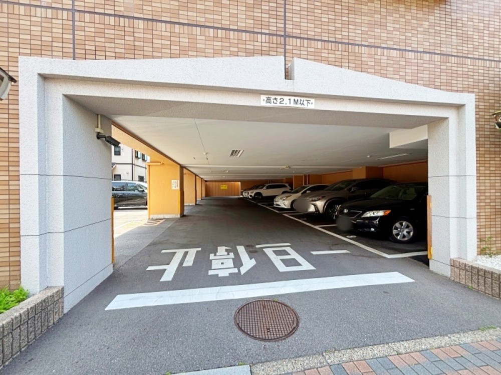 敷地内に駐車場があり便利です。