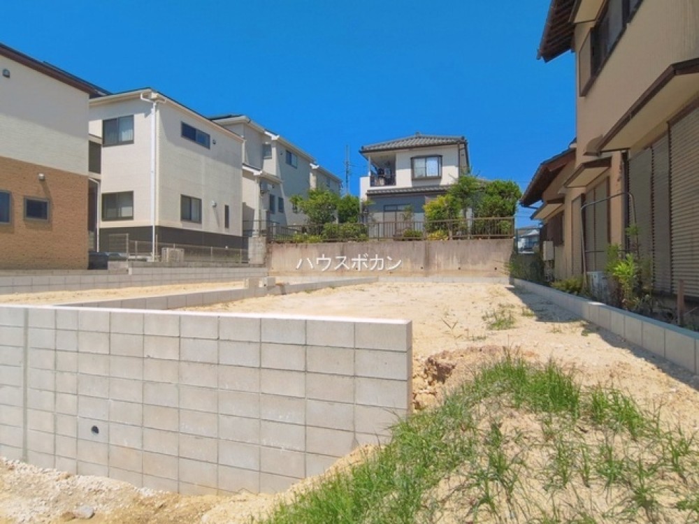 小学校まで徒歩約10分◎