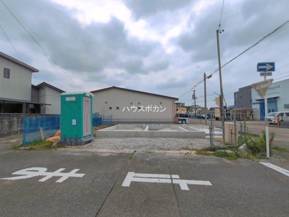 バス停近くです◎