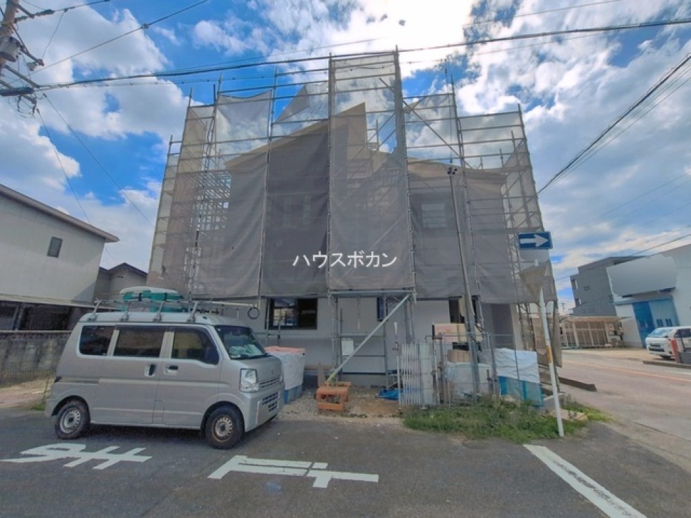 角地に建築中の新築戸建です！
