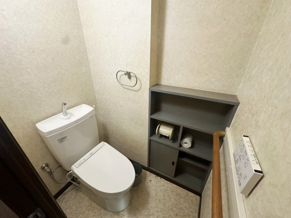 温水洗浄便座付きで快適にご利用いただけます。
