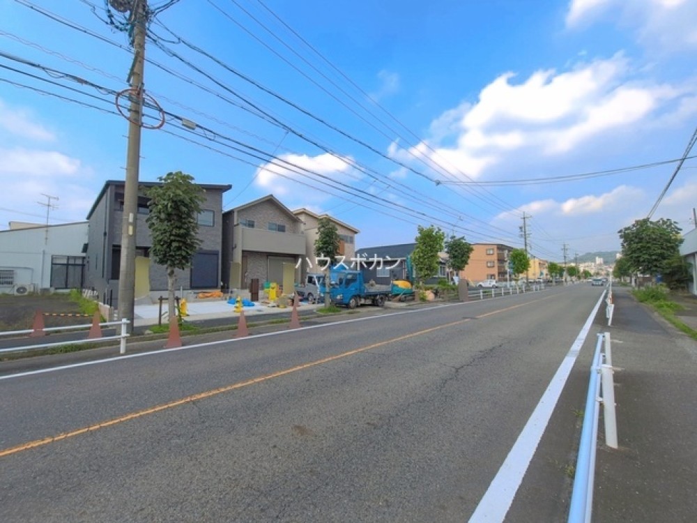 幅員約16mの広々とした前面道路！
