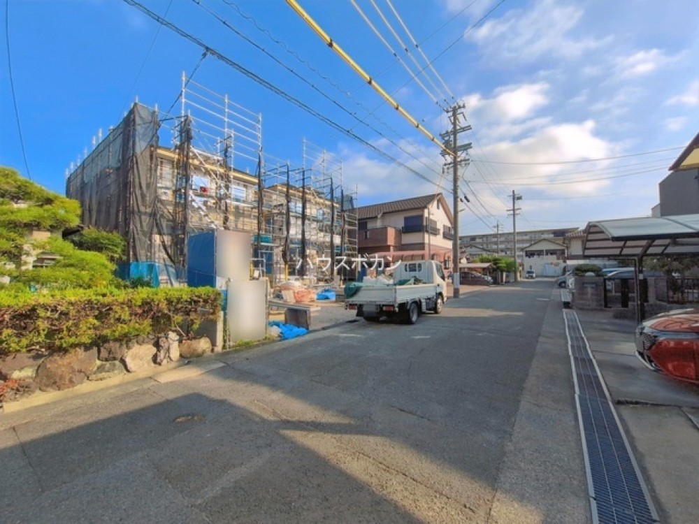 前面道路6m以上で駐車もしやすい！