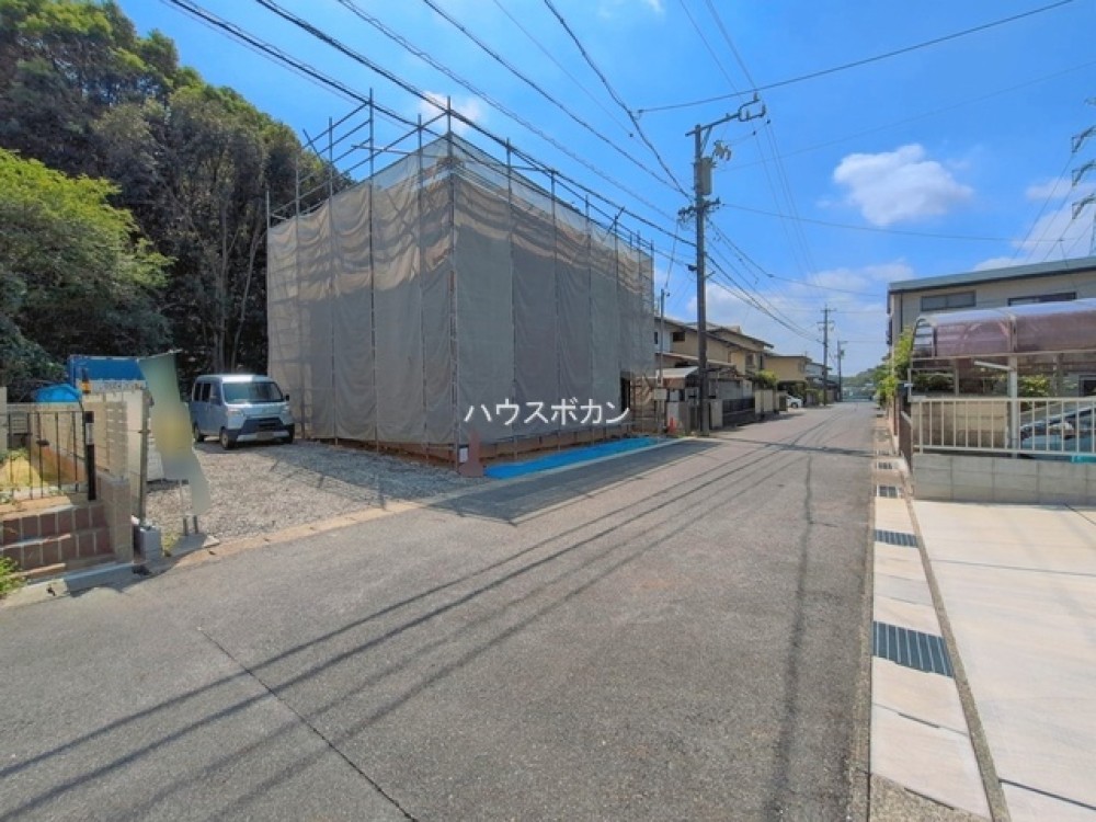 建築中の新築戸建、閑静な住宅街に位置！