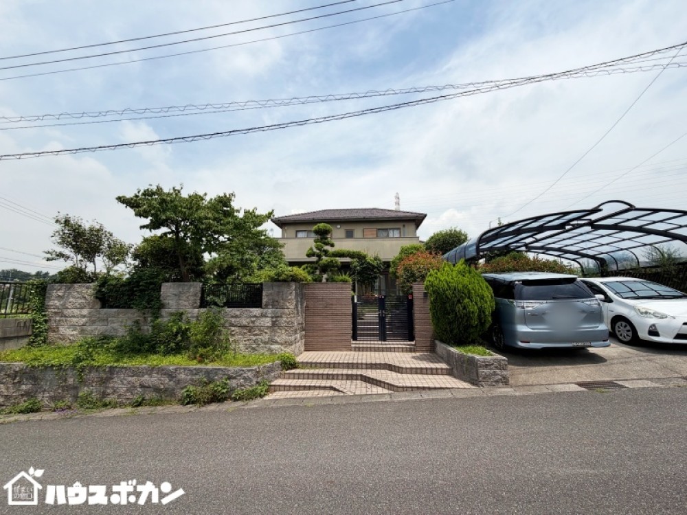 敷地約125坪のゆとりある住まいです。