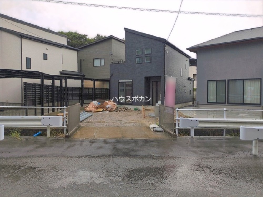 駐車場2台分を備えた外観です！