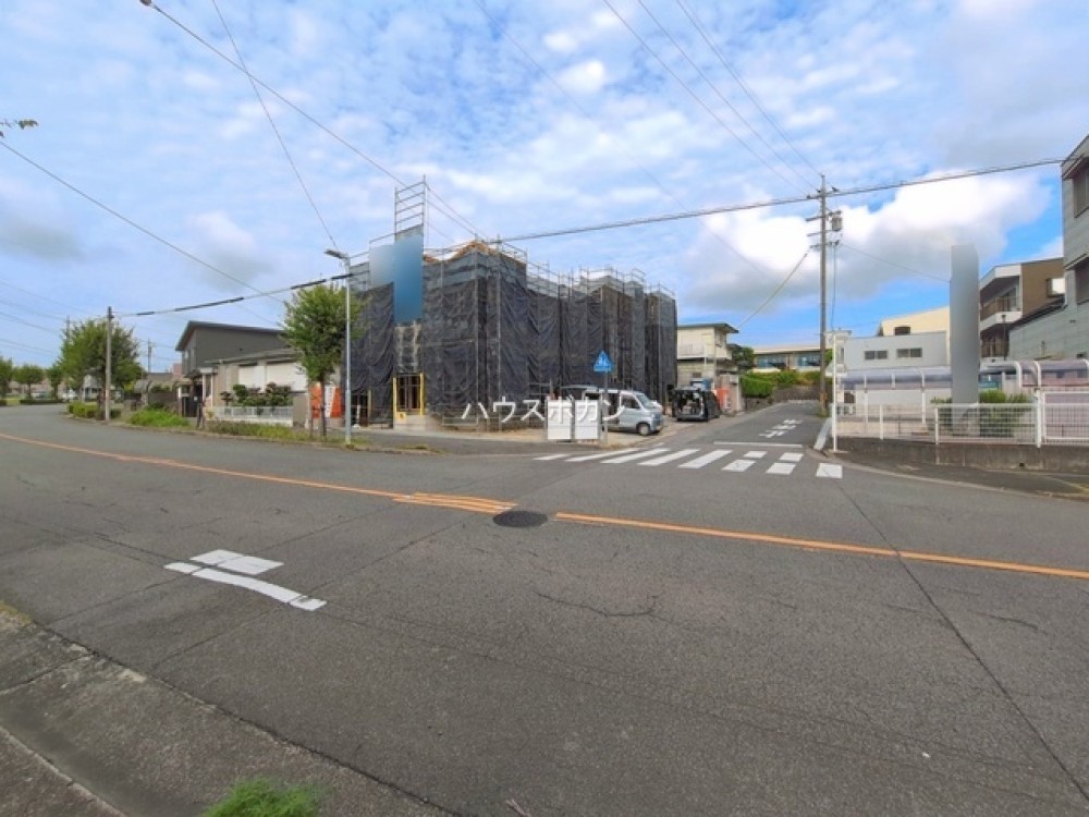 つつじが丘小学校近く！
