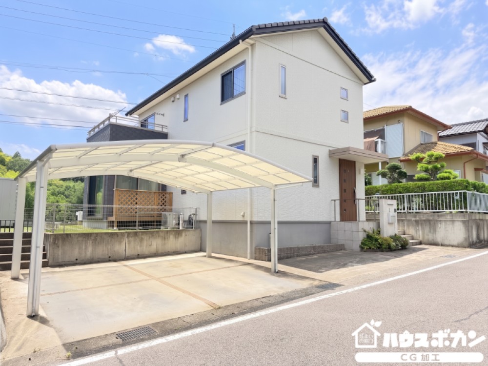 カーポート付き！愛車を雨風から守れます♪