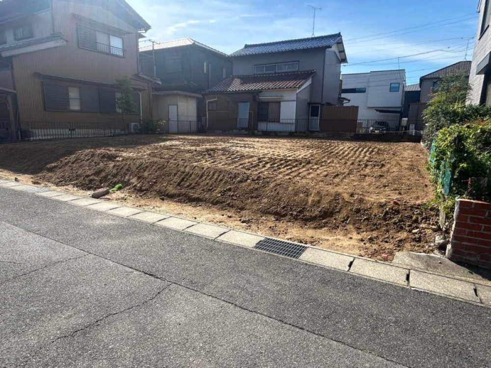 現況更地！解体費用を抑えられます♪