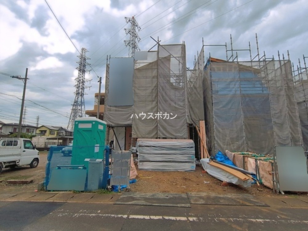 建築中の現場外観です。