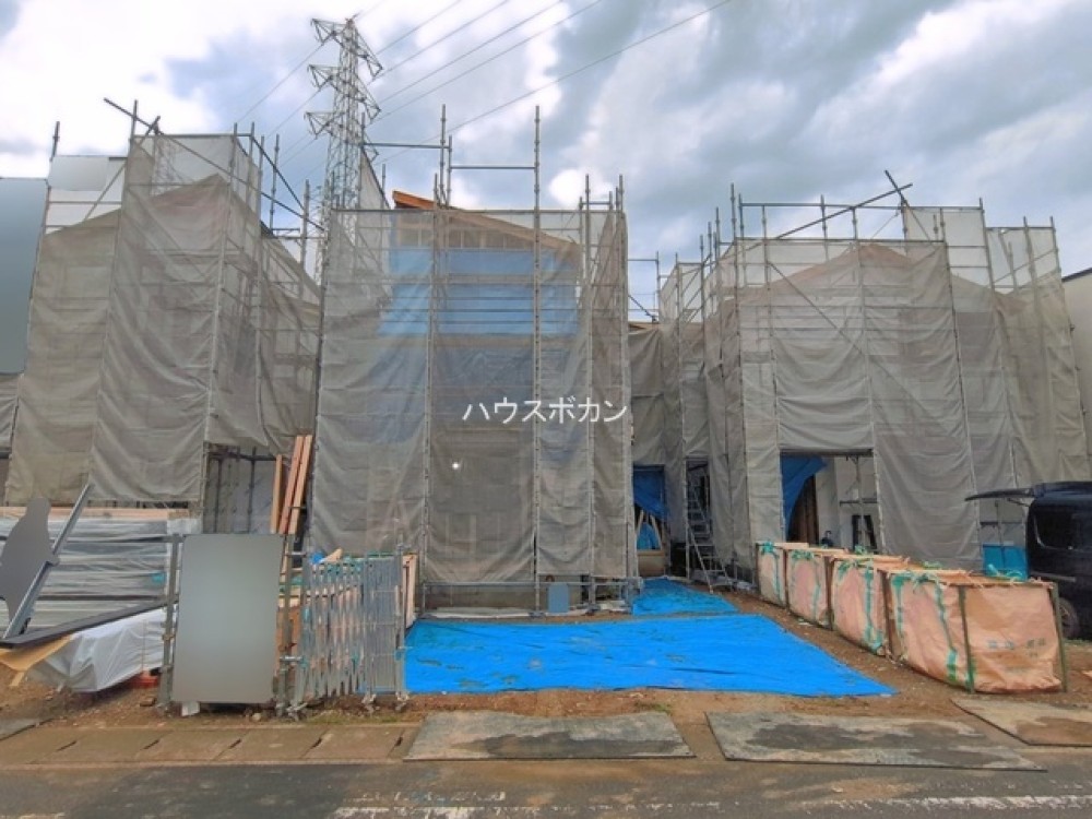 建築中の新築戸建、完成が楽しみです！