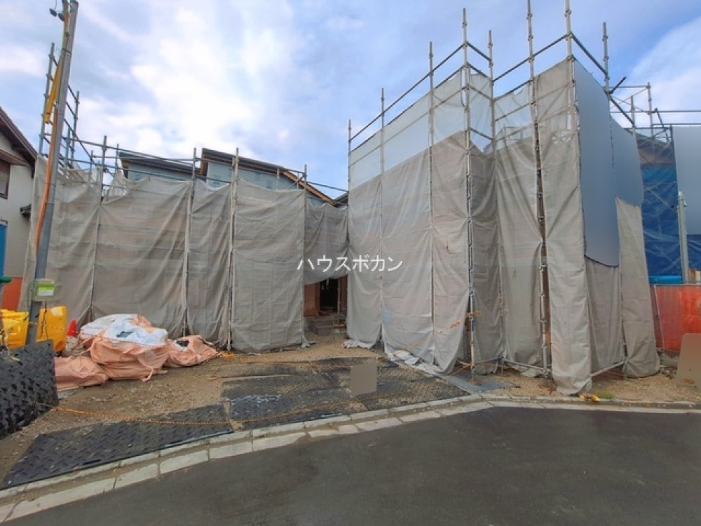 建築中の新築戸建、完成が楽しみです！