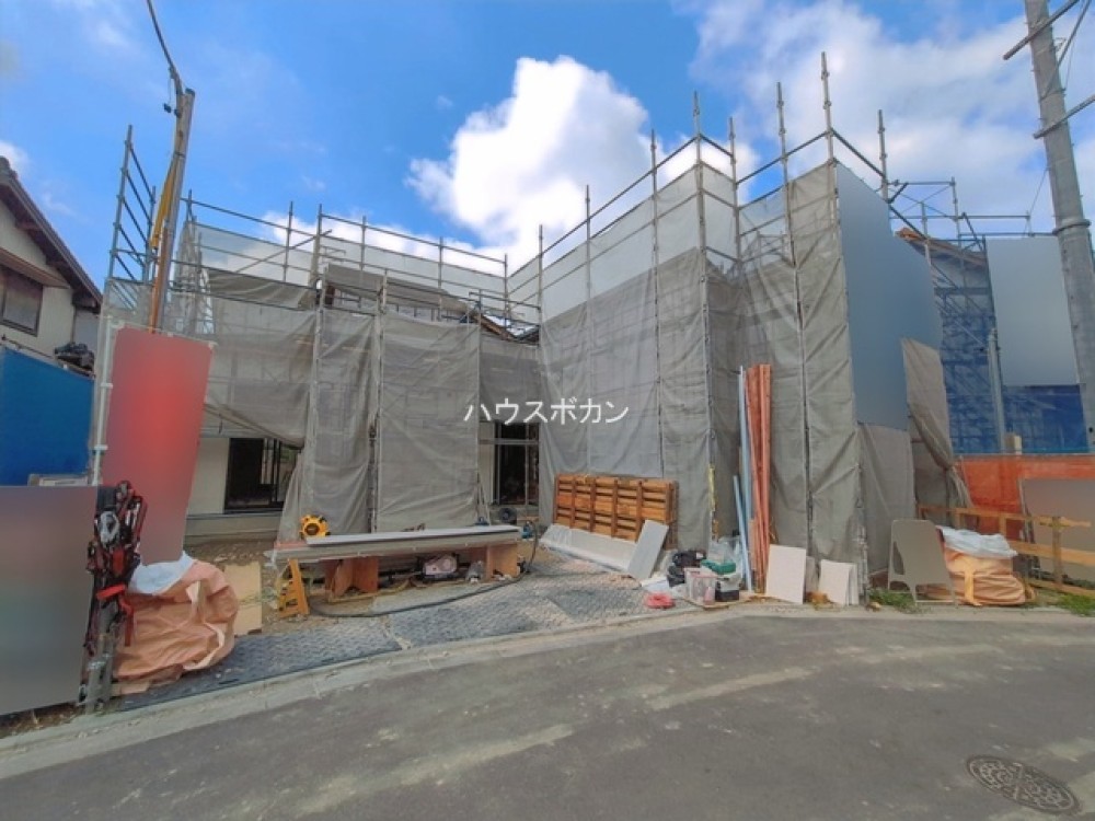 建築中の新築戸建、完成が楽しみです！