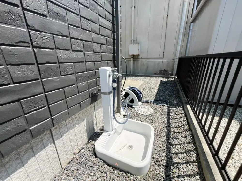 屋外水栓付き！愛車の洗車やペットの足洗いにも重宝