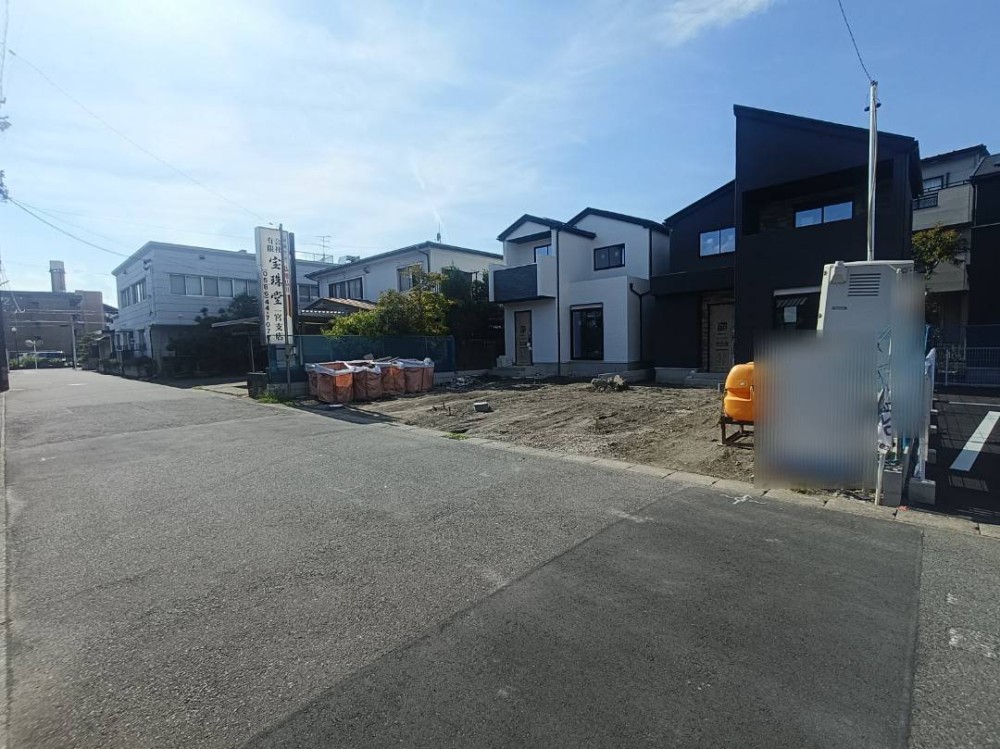 前面道路6m以上で駐車もしやすい環境！