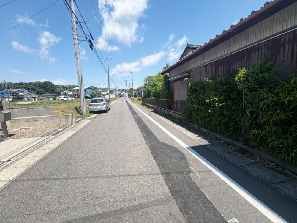 前面道路は見通し良好！開放感があります！