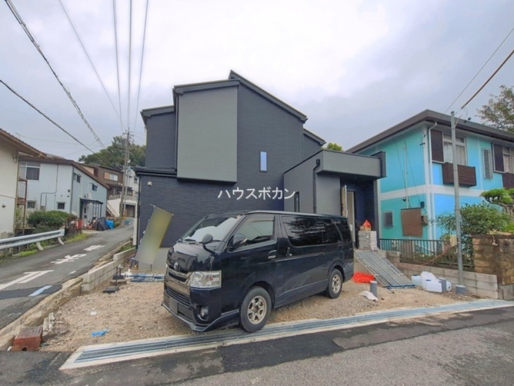 角地に建築中の新築戸建です！