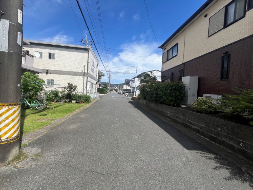 前面道路が広く、日当たり良好◎