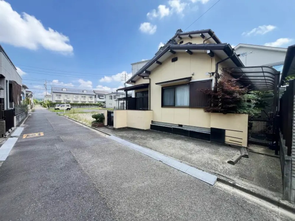 間口が広く、スムーズに駐車できます。