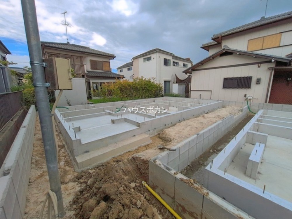 基礎工事中の建築現場です！