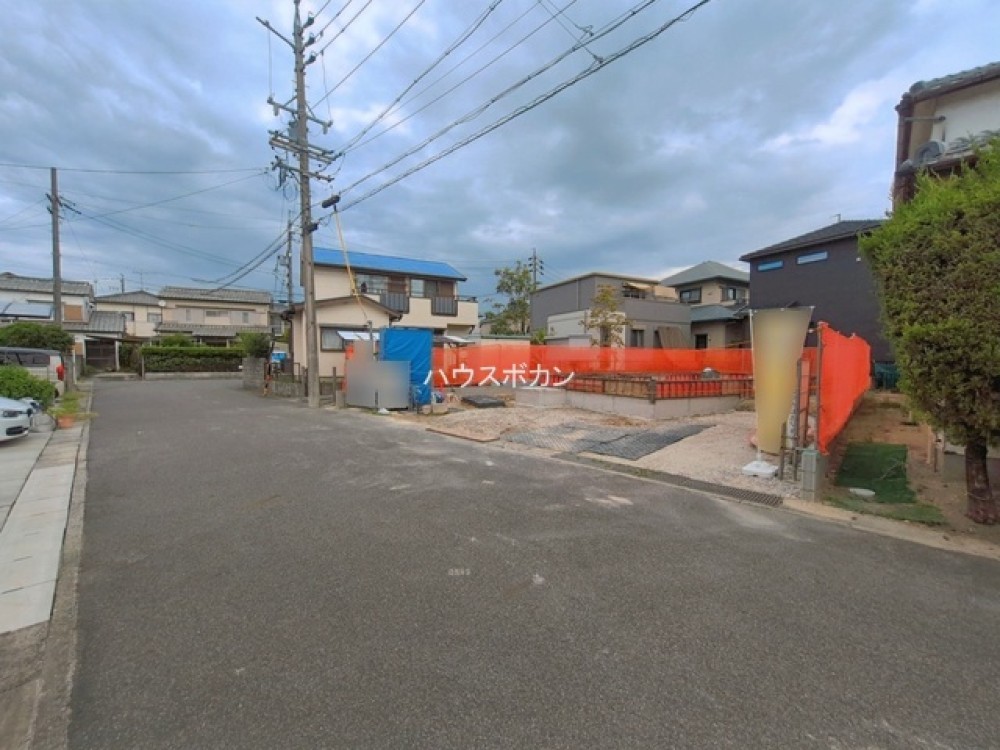 前面道路6m以上で駐車もしやすい環境！