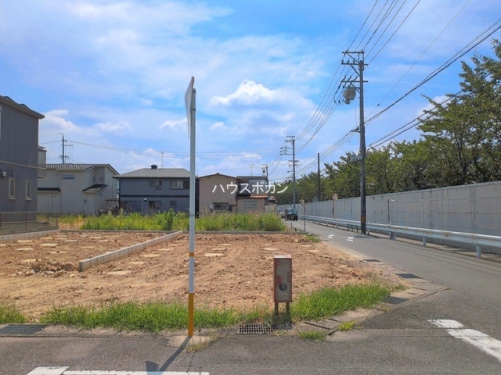 角地につき開放感のある建築中現場！