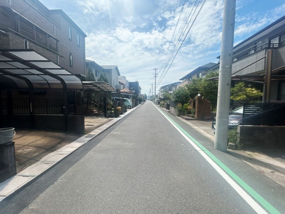 南面道路接面につき陽当たり良好！