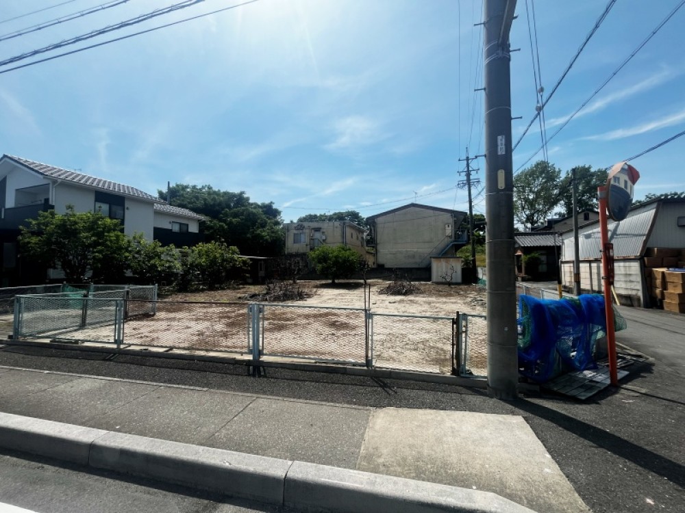 幼稚園、小中学校まで徒歩15分圏内で安心！