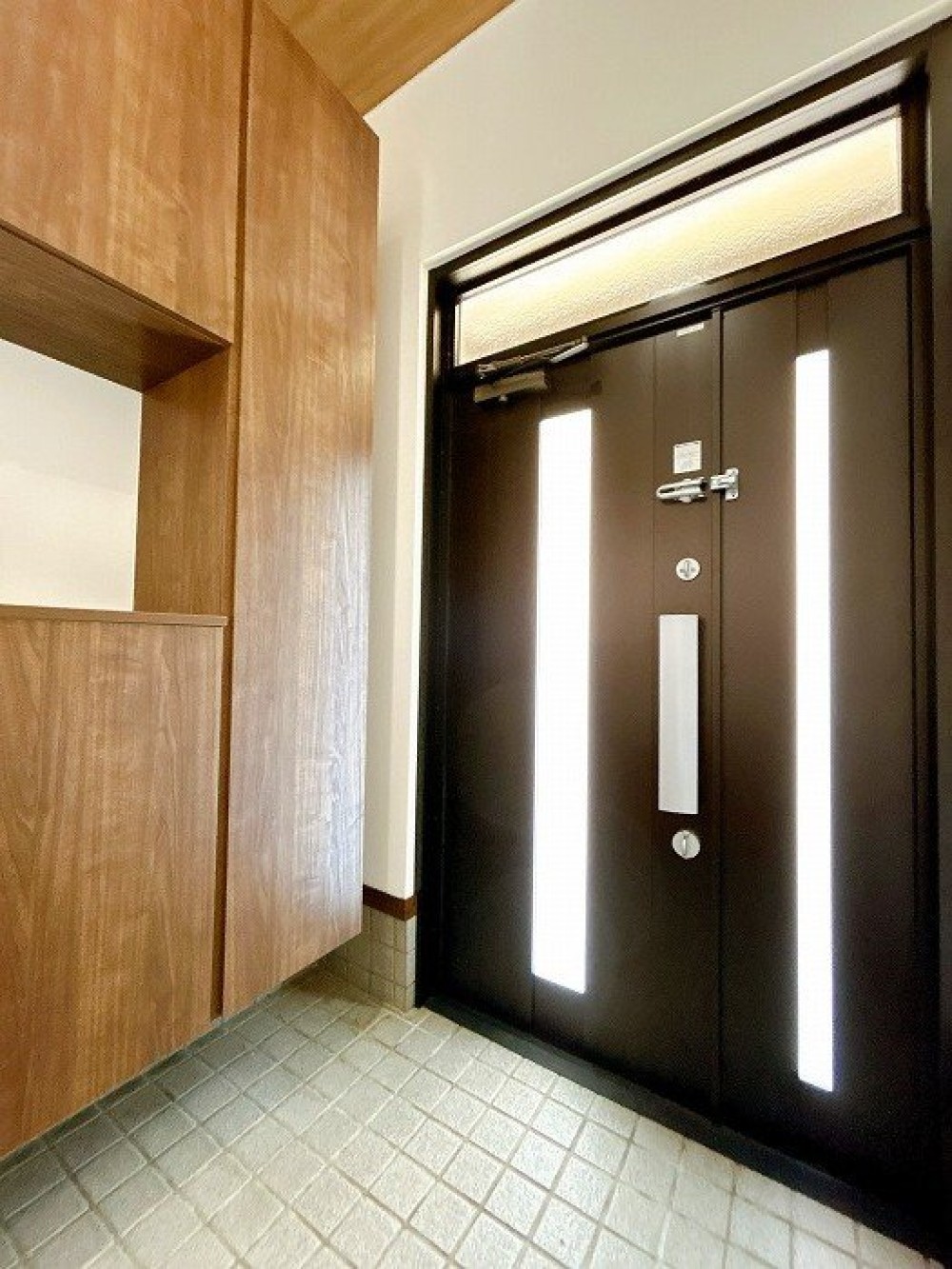 収納付きの玄関。スッキリ片付く空間です。