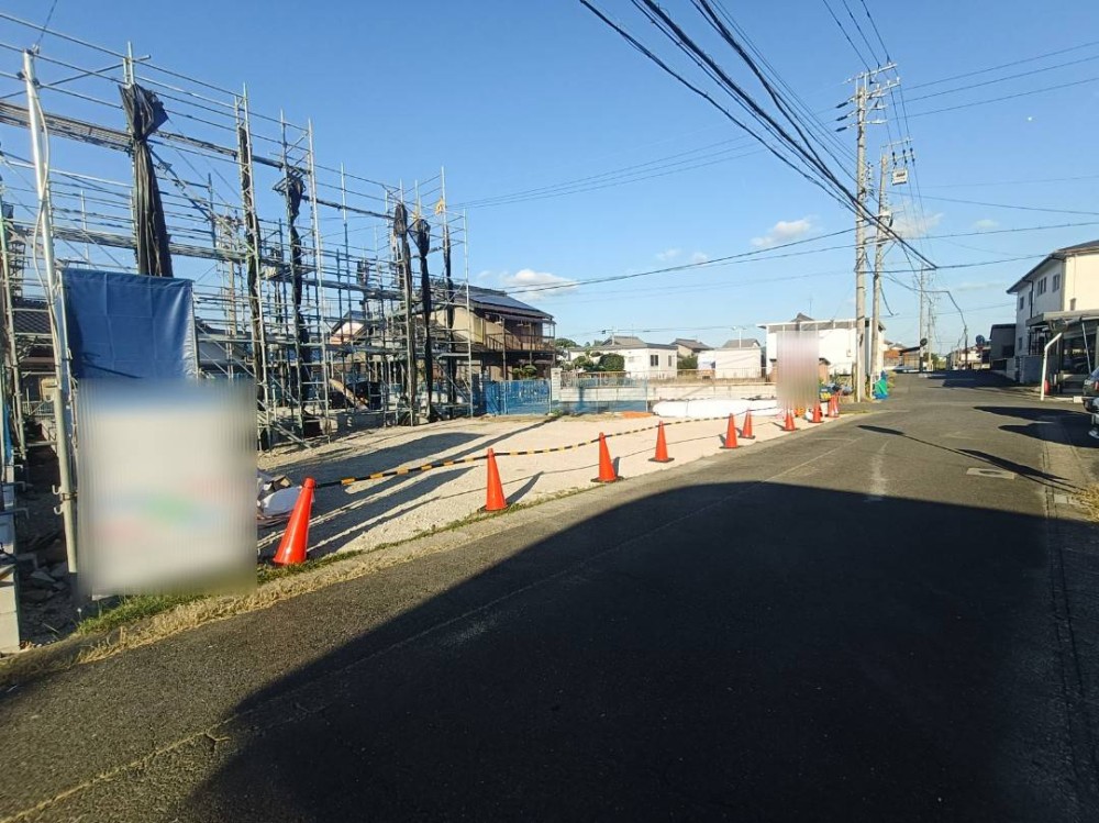 現場と前面道路の様子!