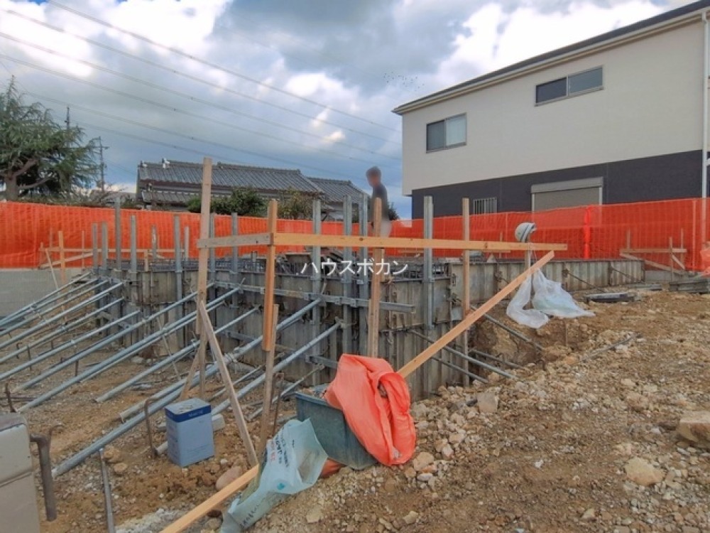 基礎工事中の建築現場です！