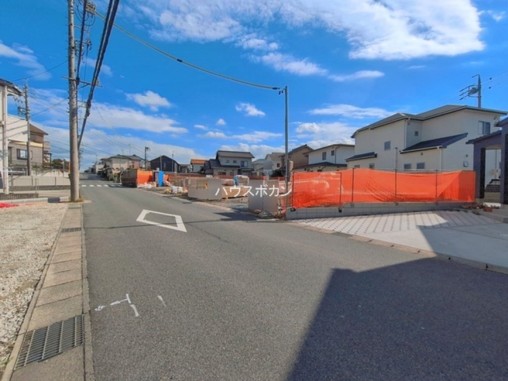 幅員約6.5mの前面道路で車の出入りも楽々！