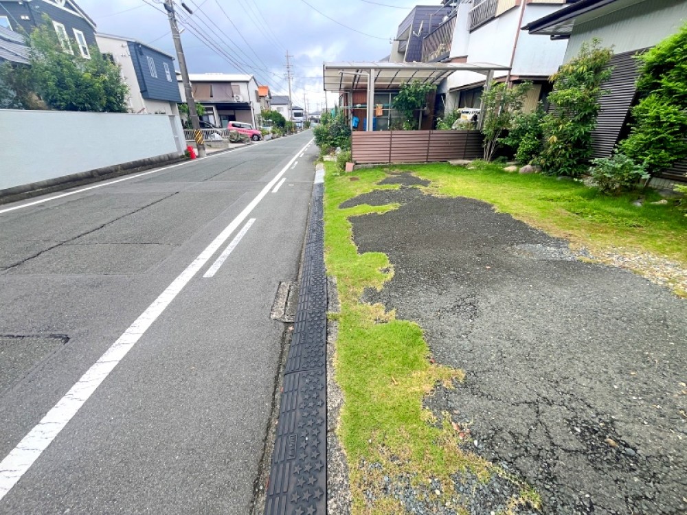 前面道路広め！南面道路で陽当たり良好◎