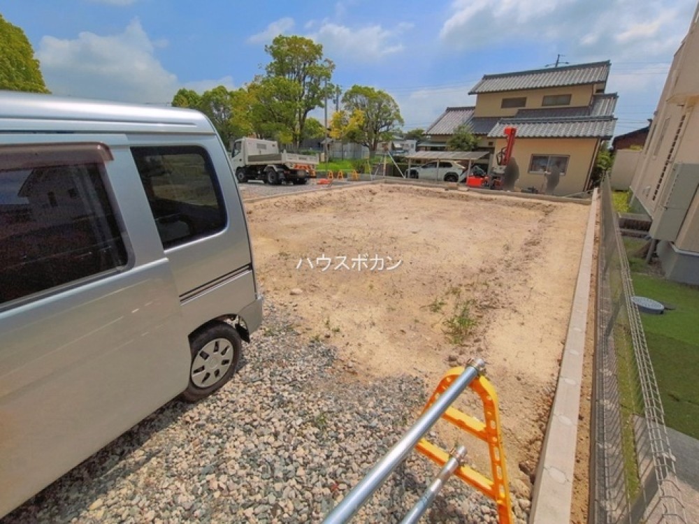 周辺には、コンビニ・ドラッグストア有り便利！