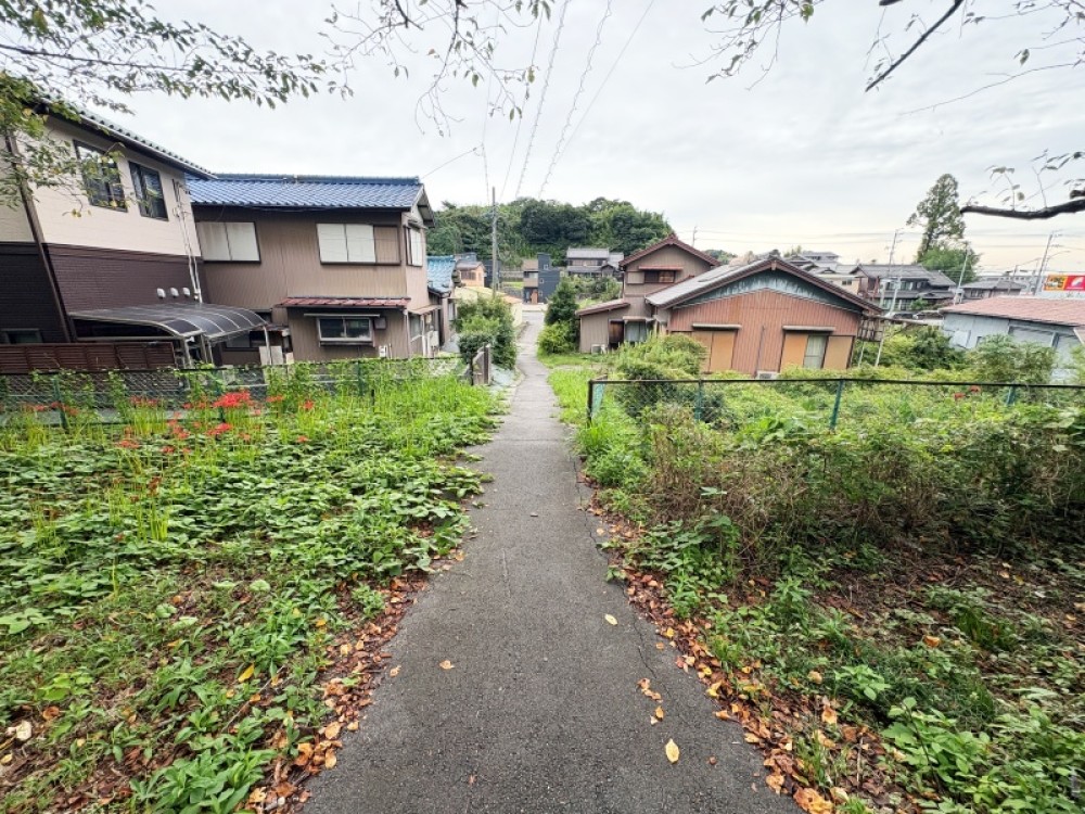 南面道路に面しているので日当たり良好◎