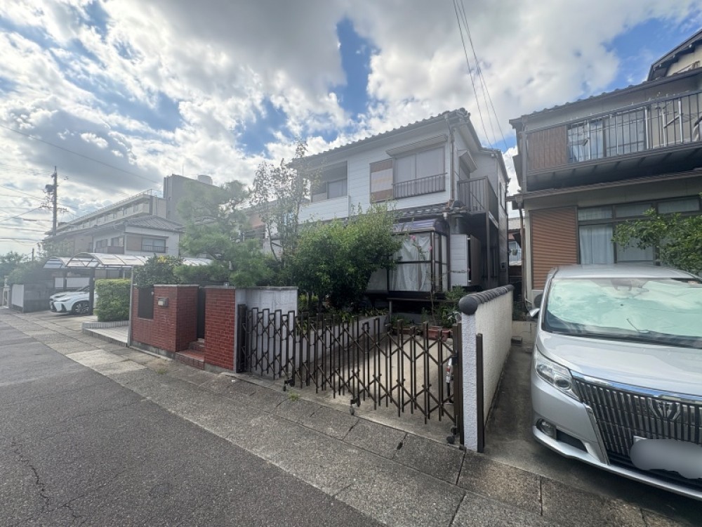南面道路接面につき陽当たり良好！