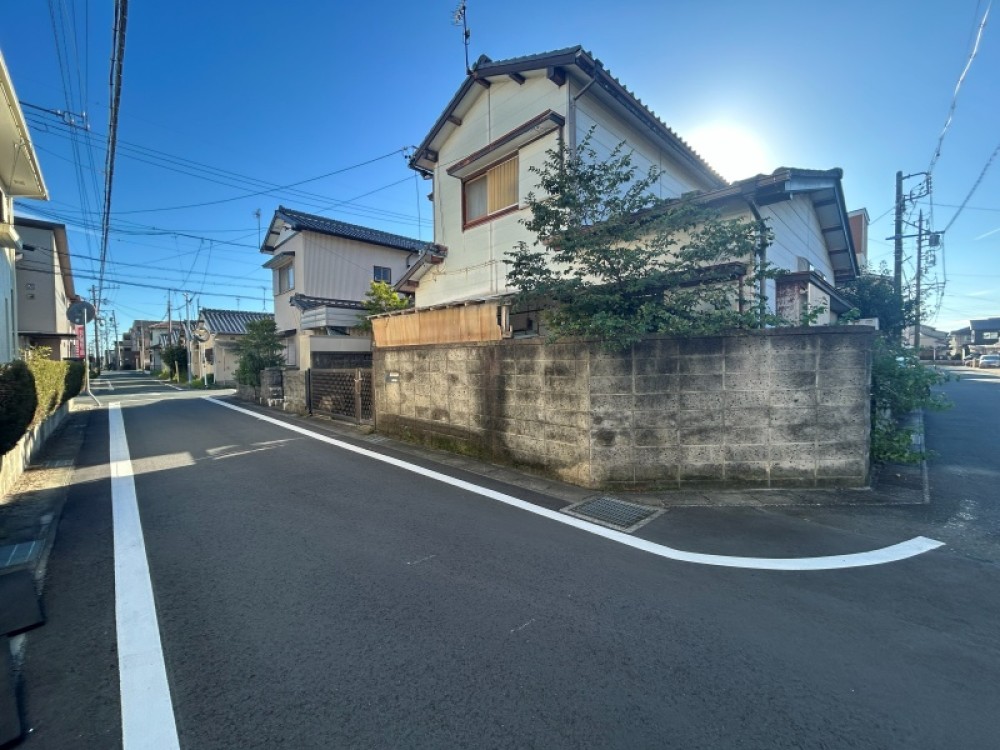 角地につき開放感のある住宅街の立地！