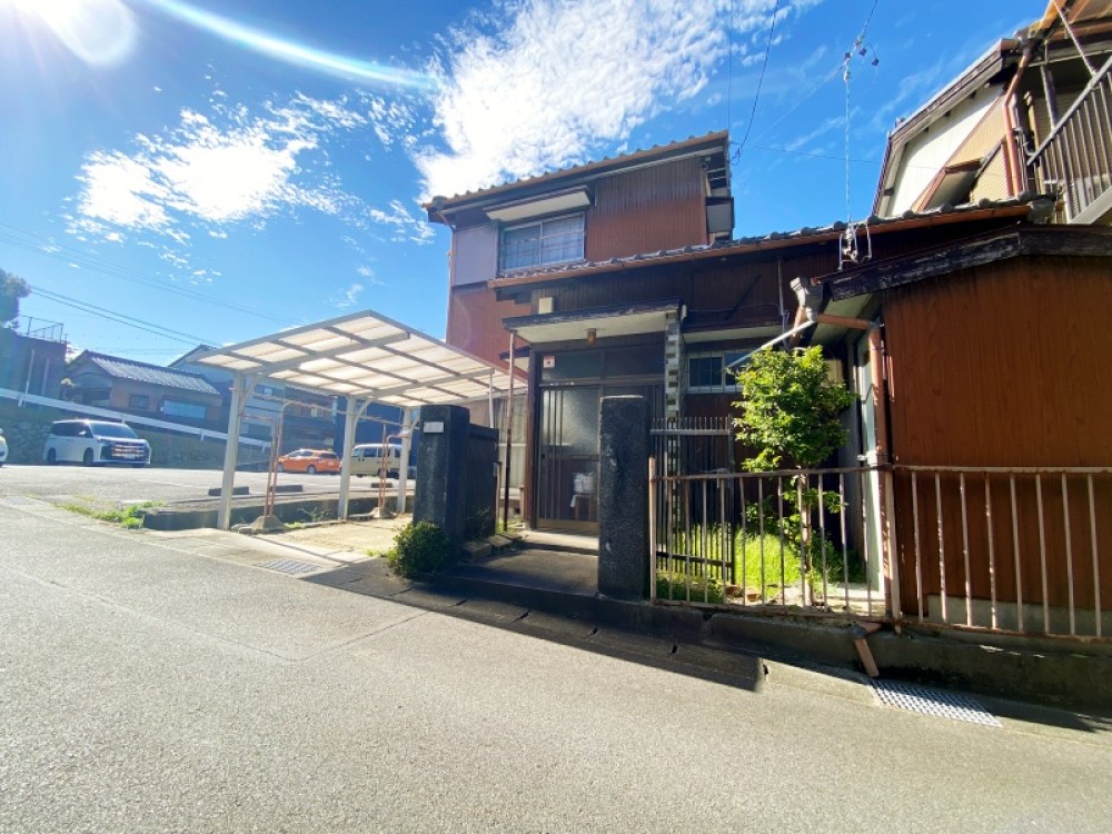 南面道路接面につき陽当たり良好◎