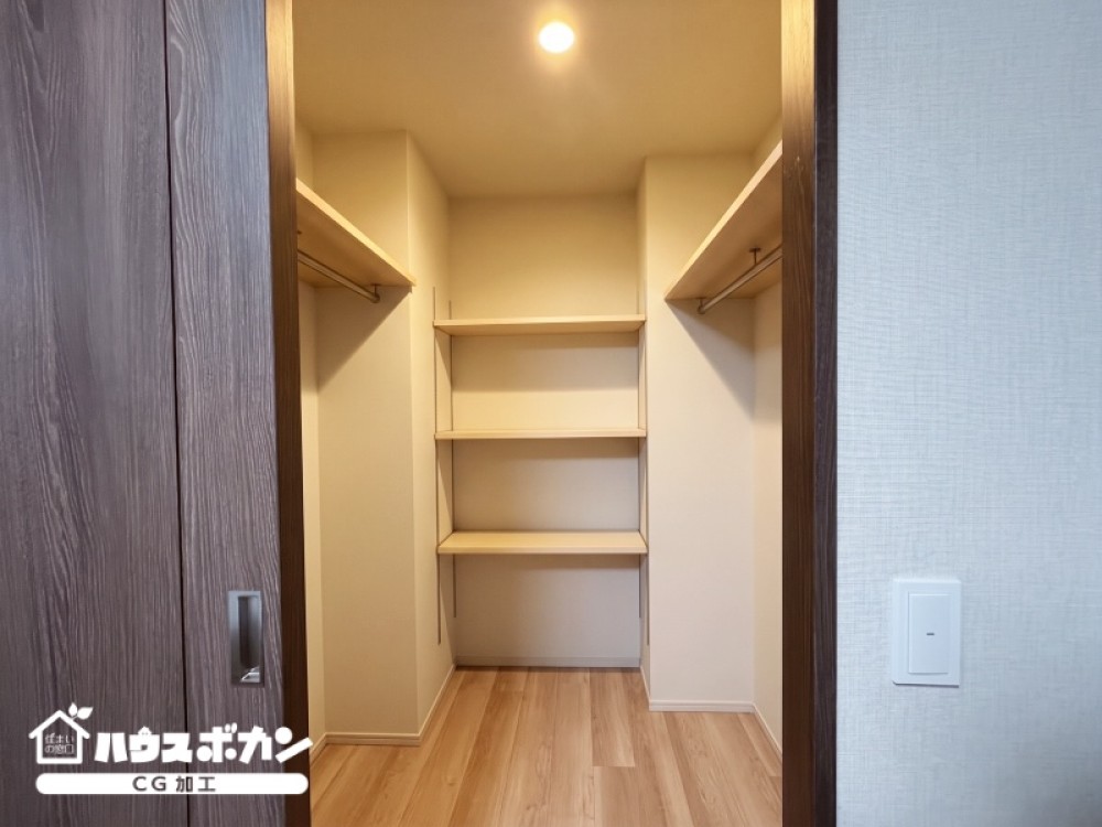 大きな荷物まで収納可能です。